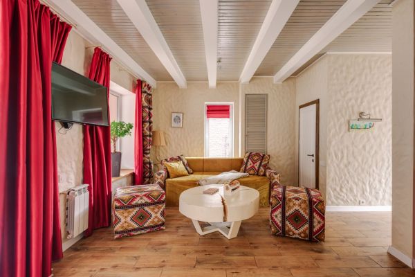 How to Design a Cozy and Efficient Home for Extreme Weather Conditions?